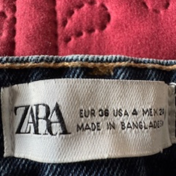 ZARA JEANS SIZE 4  EXCELLENT COND - Picture 3 of 4
